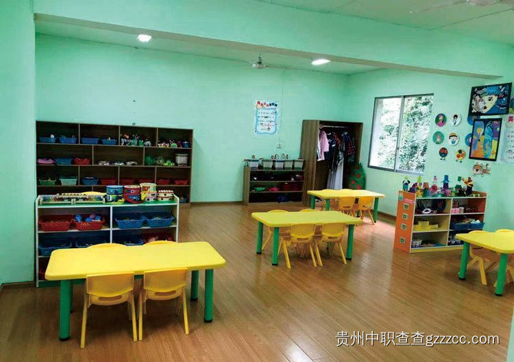 贵阳经济技术学校学校卫生保健实训室