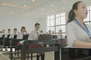 第二钢琴实训室