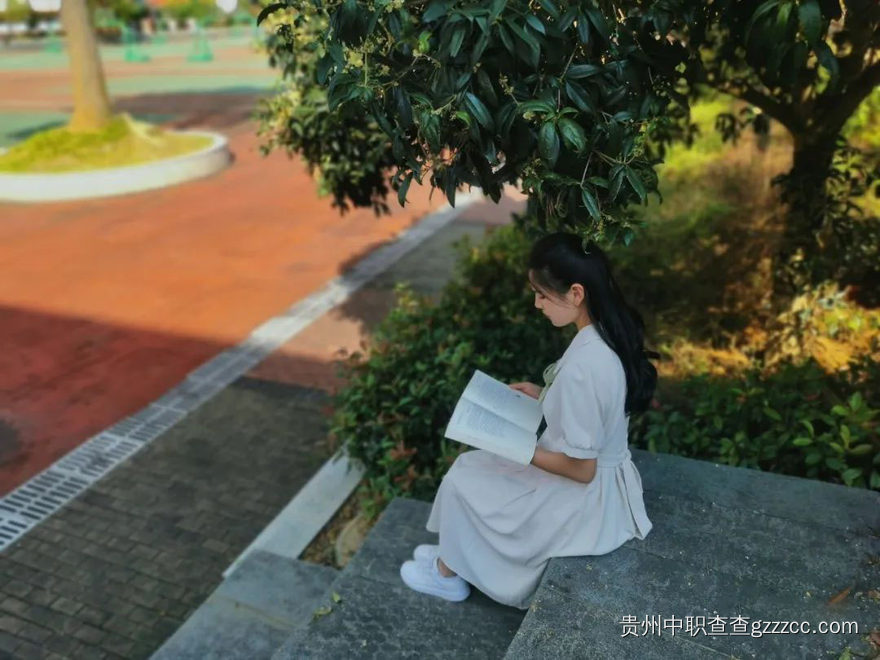 绥阳县中等职业学校校园一角