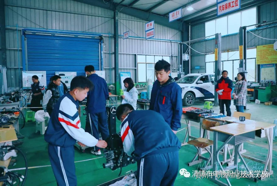 清镇市中等职业技术学校汽修实训室